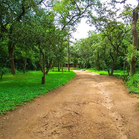 Woodlands Lilongwe Hotel Kültér fotó