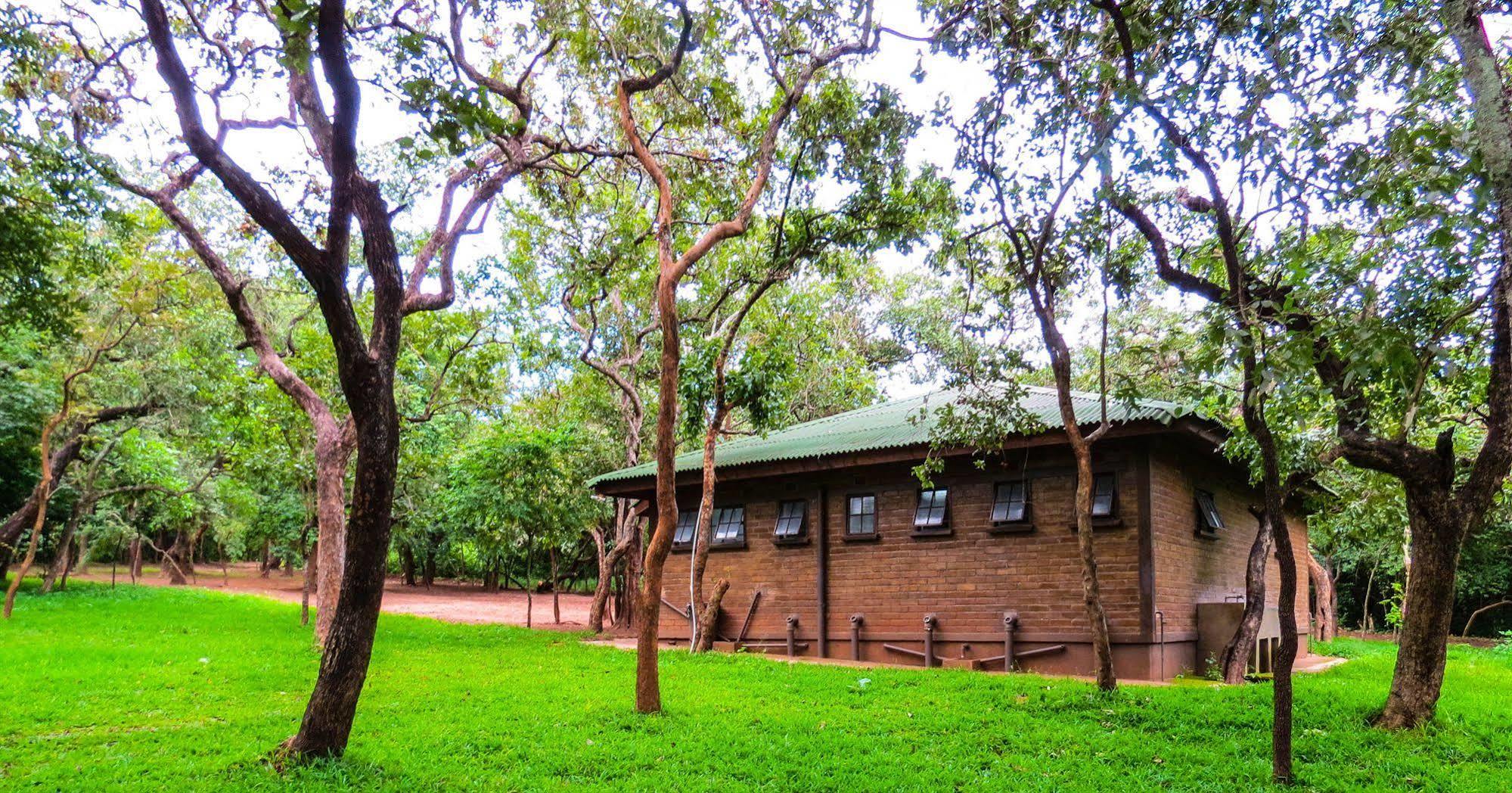 Woodlands Lilongwe Hotel Kültér fotó