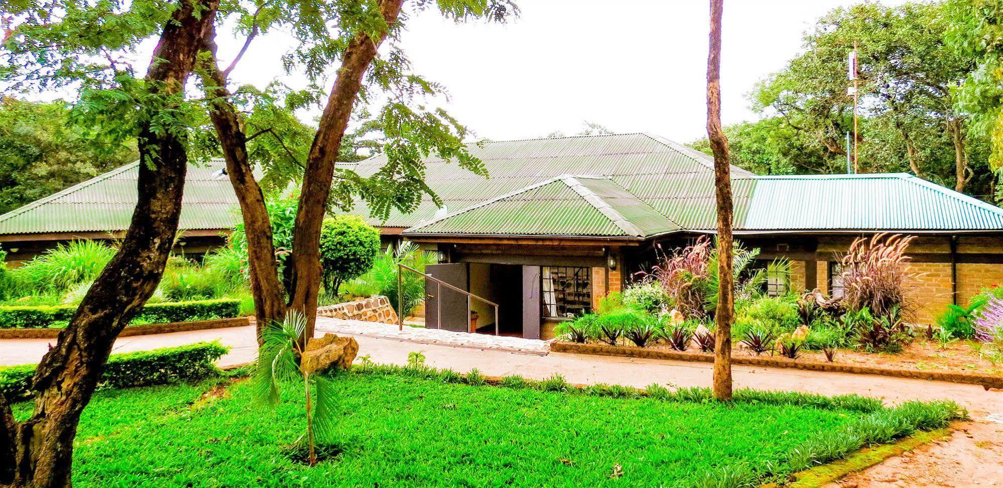 Woodlands Lilongwe Hotel Kültér fotó